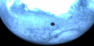 Captan imágenes de la luna más misteriosa de Marte