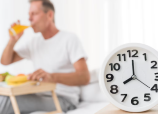 ¿Saltarse el desayuno es malo? Ventajas y riesgos, según los especialistas