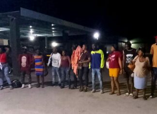 Detienen a 16 indocumentados en una casucha deshabitada en Elías Piña