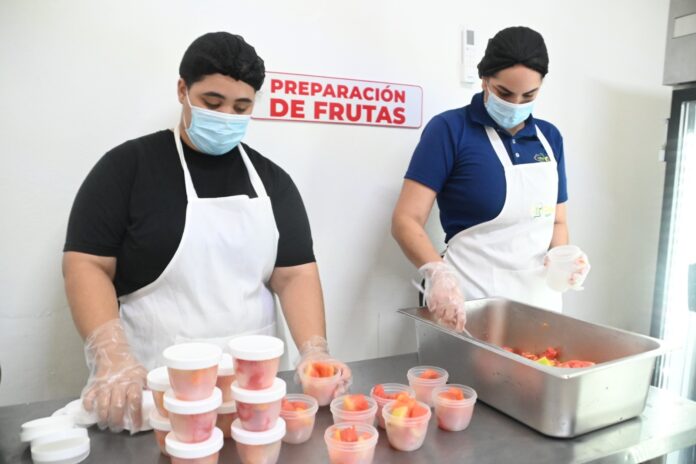 INABIE advierte suplidores que no cumplan con menú de frutas podrían ser deshabilitados