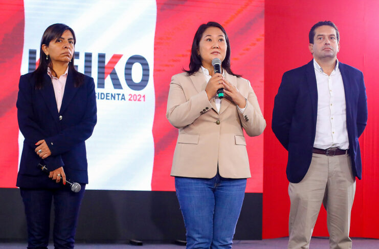 Fujimori se impone sobre Sánchez por un pequeño margen en el conteo en Perú