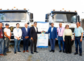 Indrhi hace entrega de camiones hidrosuccionadores a Inapa por RD 21 millones
