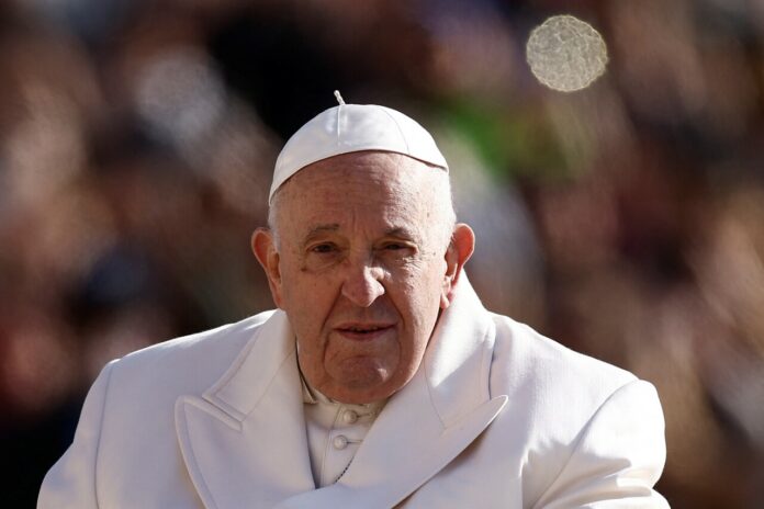 El papa Francisco sigue "estable" y ya lleva tres semanas hospitalizado