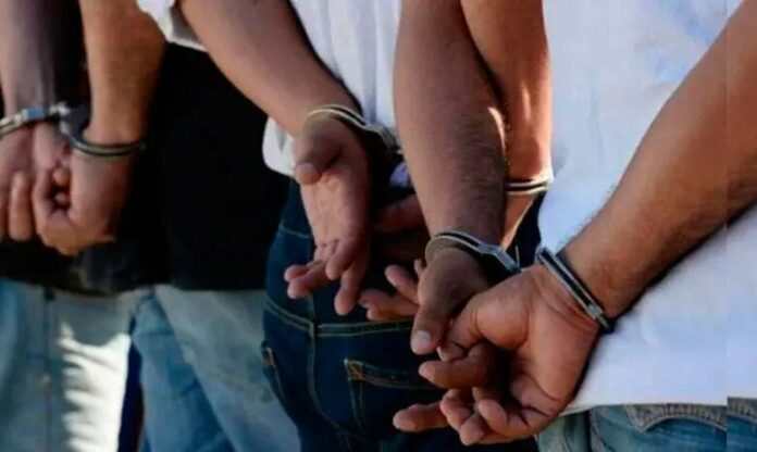 PN apresa a cinco personas y decomisa drogas y armas de fuego en operativo