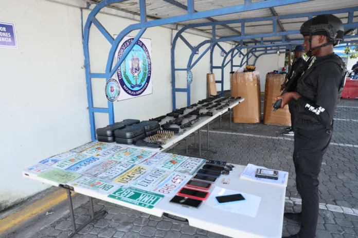 Desmantelan red de tráfico de armas con vínculos internacionales en Baní