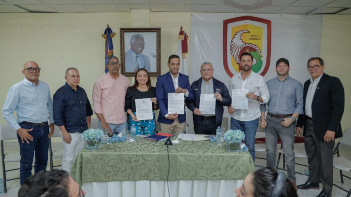 Gobierno invierte 141 millones en Moca y sus distritos
