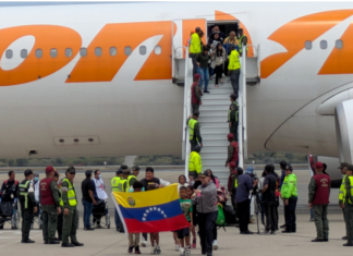 Venezuela recibe a más de 300 migrantes deportados