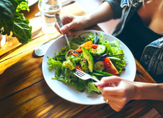 Qué vitaminas necesita el cuerpo para mantenerse saludable, según la edad
