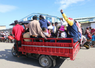 Cientos de haitianos regresan a su país tras medidas migratorias tomadas por RD