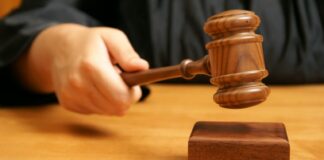 Condenan a 20 años propietario de bar por explotación sexual de adolescente