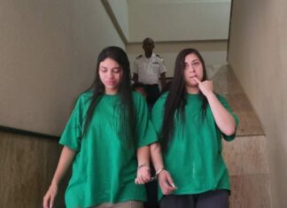 Desmantelan presunta red de estafadores extranjeros en el DN