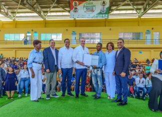 Gobierno entrega 1,400 títulos de propiedad en Monte Plata