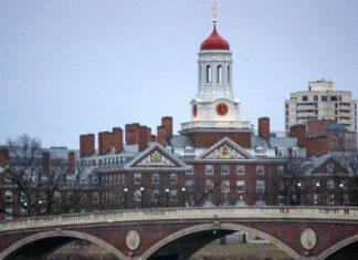 Lo que hay detrás de la arremetida de Trump contra las universidades