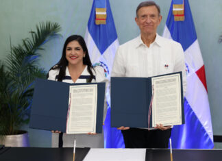 Firman acuerdo para fortalecer procesos de visados y residencia de extranjeros por inversión y negocios