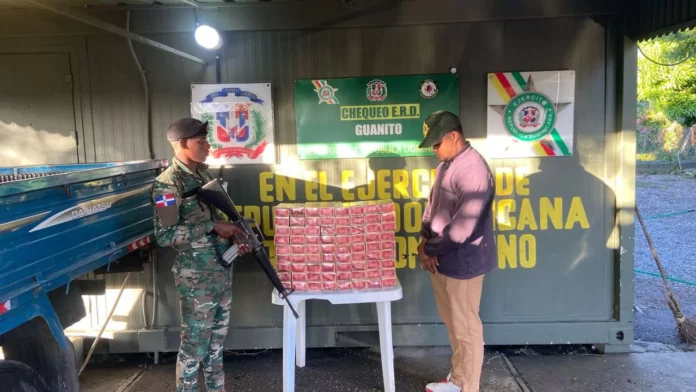 Decomisan contrabando de cigarrillos oculto en un camión en San Juan de la Maguana