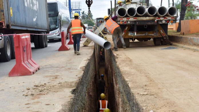 Caasd avanza trabajos de alcantarillado sanitario en localidades de SDE