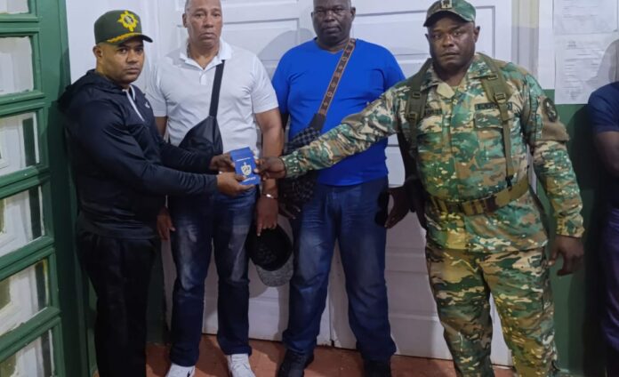 Ejército captura a cubanos indocumentados que entraron por Haití