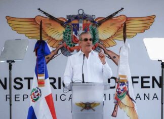 Presidente crea fideicomiso para impulsar la industria aeronáutica y espacial