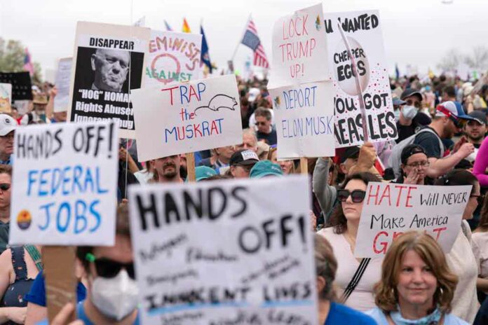 Anuncian movilizaciones en EEUU contra políticas de Trump