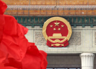 China reacciona a las amenazas de EE.UU. contra sus estudiantes
