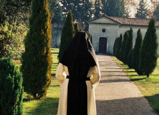 Monjas huyen de un convento tras la muerte del papa y denuncian clima «insoportable»