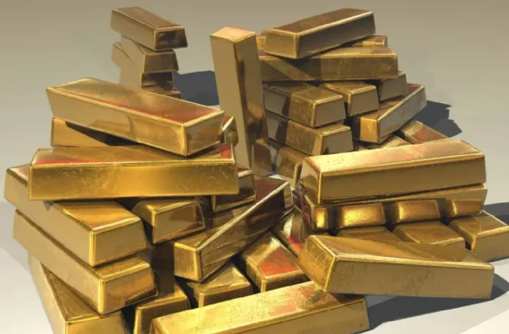 Oro con máximos de una semana