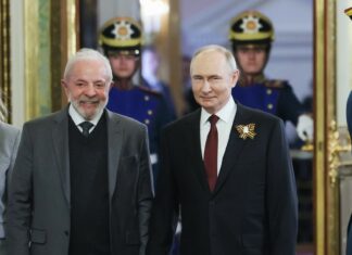 Putin habla por teléfono con Lula durante su escala técnica en Moscú
