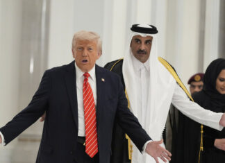 Trump se queja del tamaño del ‘palacio volador’ donado por Qatar