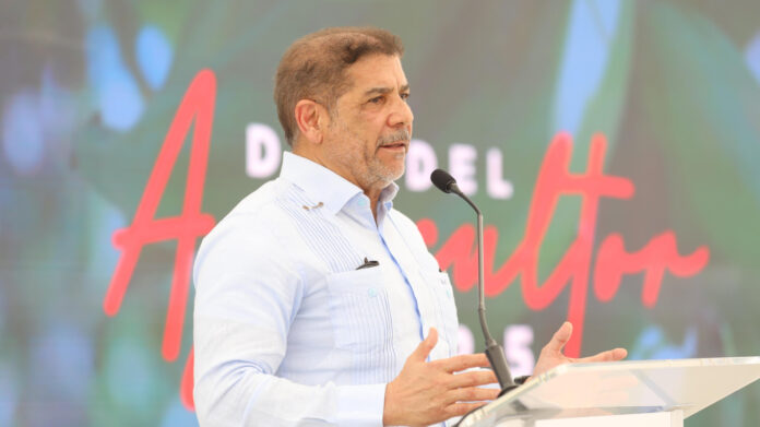 Ministro de Agricultura destaca el firme apoyo del Gobierno a los agricultores dominicanos