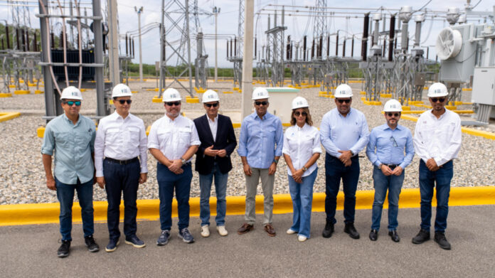 Ministro de Energía y Minas y director de Irena visitan Parque Solar Girasol de EGE Haina