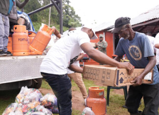 Ministerio de Energía y Minas entrega kits de cocinas limpias en El Valle, Hato Mayor