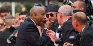 Denzel Washington se enfrenta a un fotógrafo tras ser agarrado en Cannes