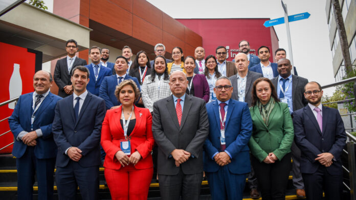 RD expone avances en promoción de la competencia durante taller internacional en Perú