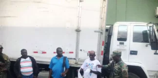 Arrestan haitiano transportando indocumentados en un camión en San Juan