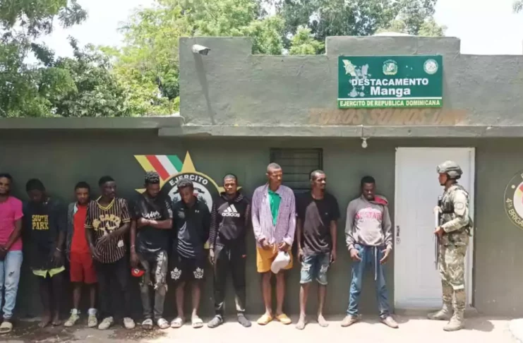 Detienen otro grupo de indocumentados en motocicletas en Montecristi y Dajabón