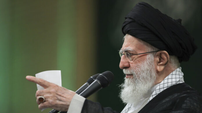 El fuerte mensaje del líder supremo de Irán a Israel tras el bombardeo