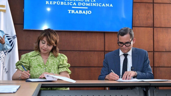 Ministerio de Trabajo y sector privado firman acuerdo para fomentar inserción laboral de personas en vulnerabilidad