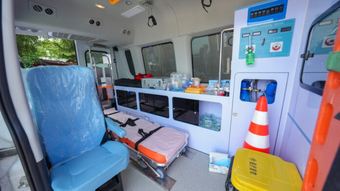 Infotep y DAEH entregan ambulancia-aula móvil en Bávaro