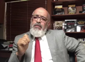 Imponen garantía económica e impedimento de salida a Ángel Martínez