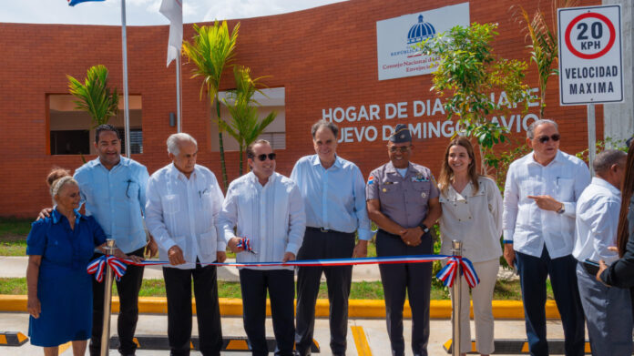 Paliza encabeza entrega de Hogar de Día para adultos mayores en el Nuevo Domingo Savio
