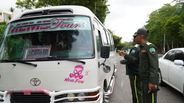 Digesett refuerza operativos contra autobuses que circulan fuera de ruta