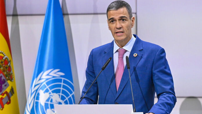 Sánchez reacciona a la prisión preventiva del ex número tres de su partido