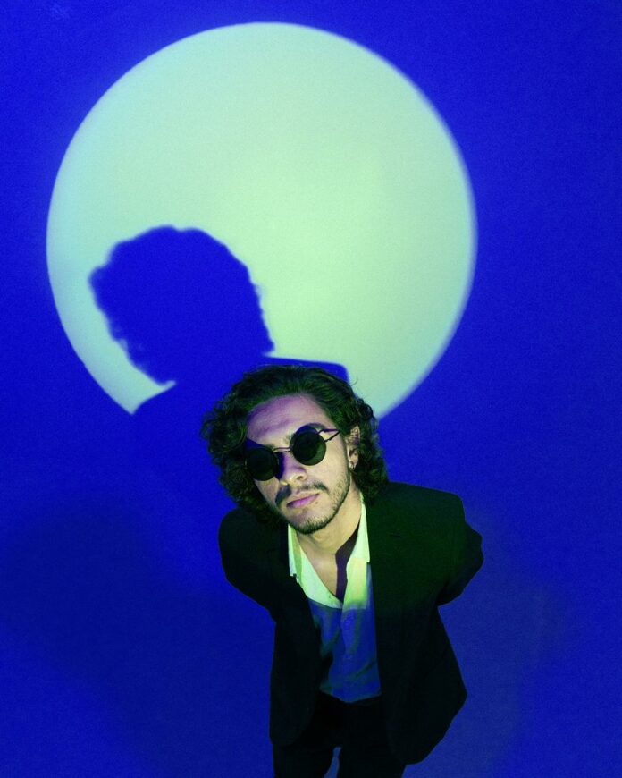 Cantautor dominicano llevará su voz a los estudios de Cerati en Argentina