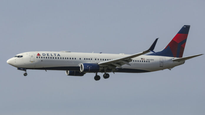 Un Boeing 737 pierde parte de ala en pleno vuelo