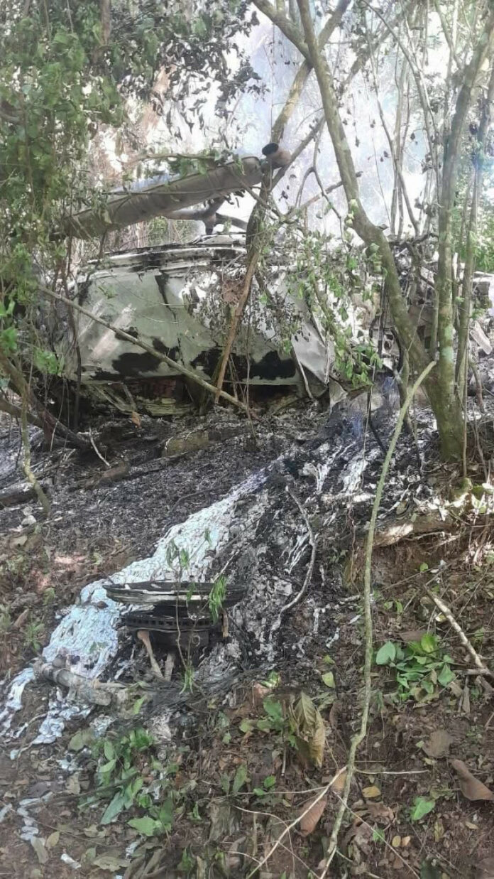 Hallan tres cuerpos calcinados dentro de yipeta en Cotuí