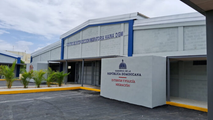 Refuerzan control migratorio con detención de más de 1,100 indocumentados