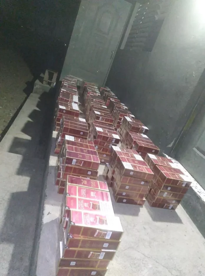 Ocupan contrabando de cigarrillos en unos matorrales en Dajabón