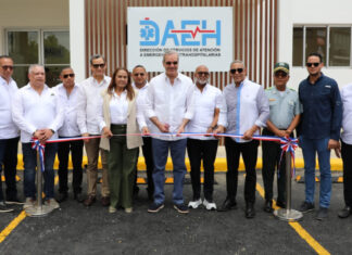 Abinader inaugura varias obras en la provincia Duarte y sostiene diálogo con la juventud