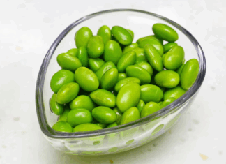 Qué es el edamame, el sencillo snack japonés que mejora la salud intestinal