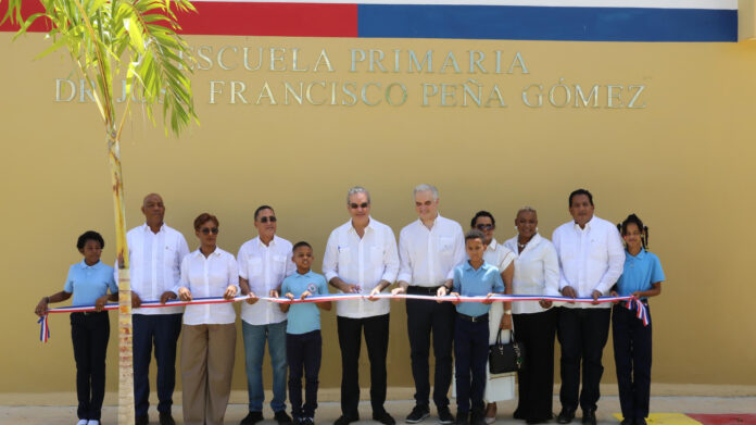 Abinader inaugura dos escuelas en La Altagracia con capacidad para 1,600 estudiantes